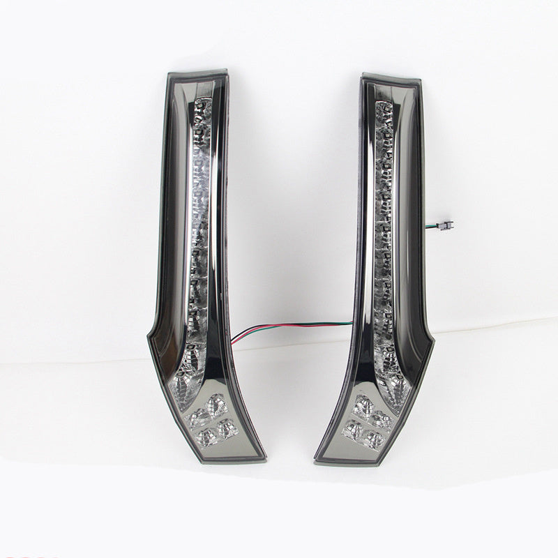 Fit rear pillar taillight