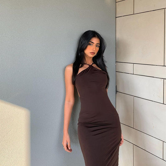 Robe longue sans manches à col licou de couleur unie