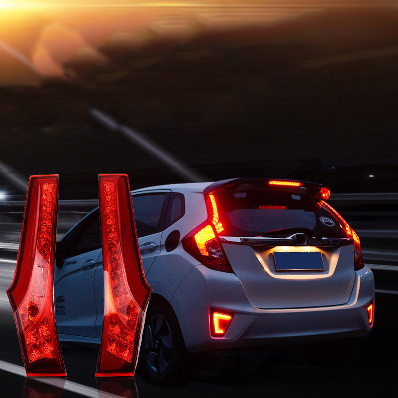 Fit rear pillar taillight